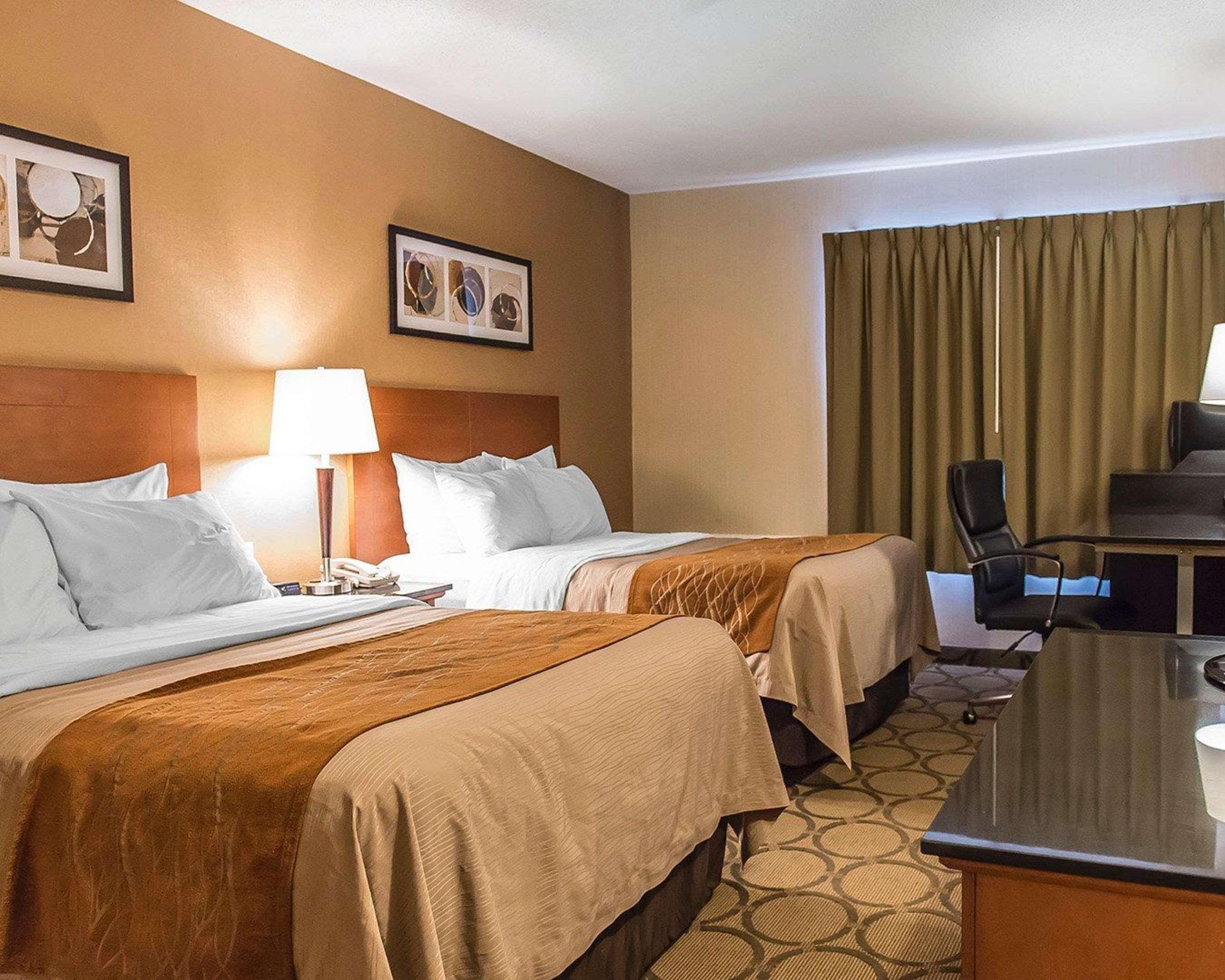 Comfort Inn Hwy 401 Kingston Eksteriør billede