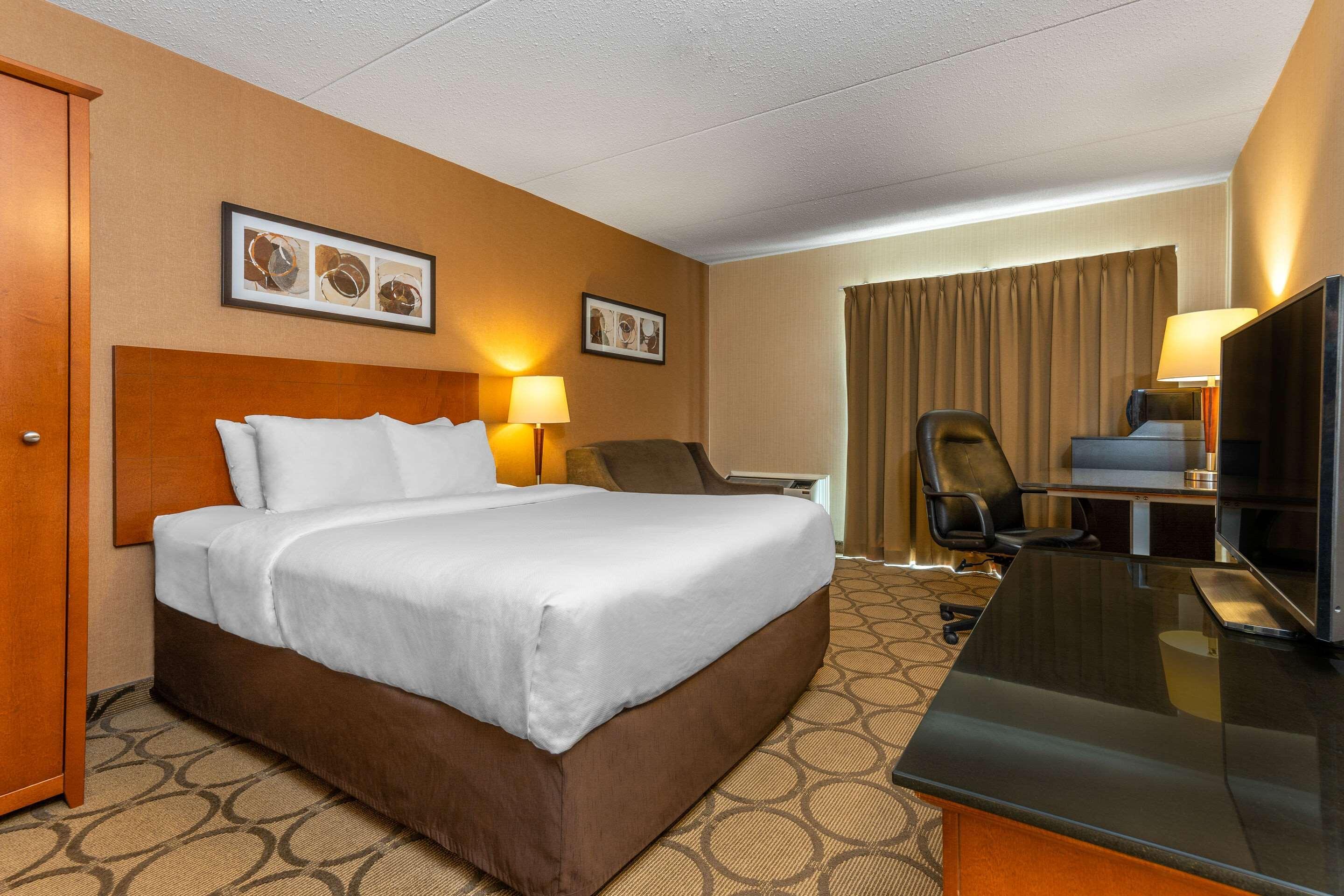Comfort Inn Hwy 401 Kingston Eksteriør billede