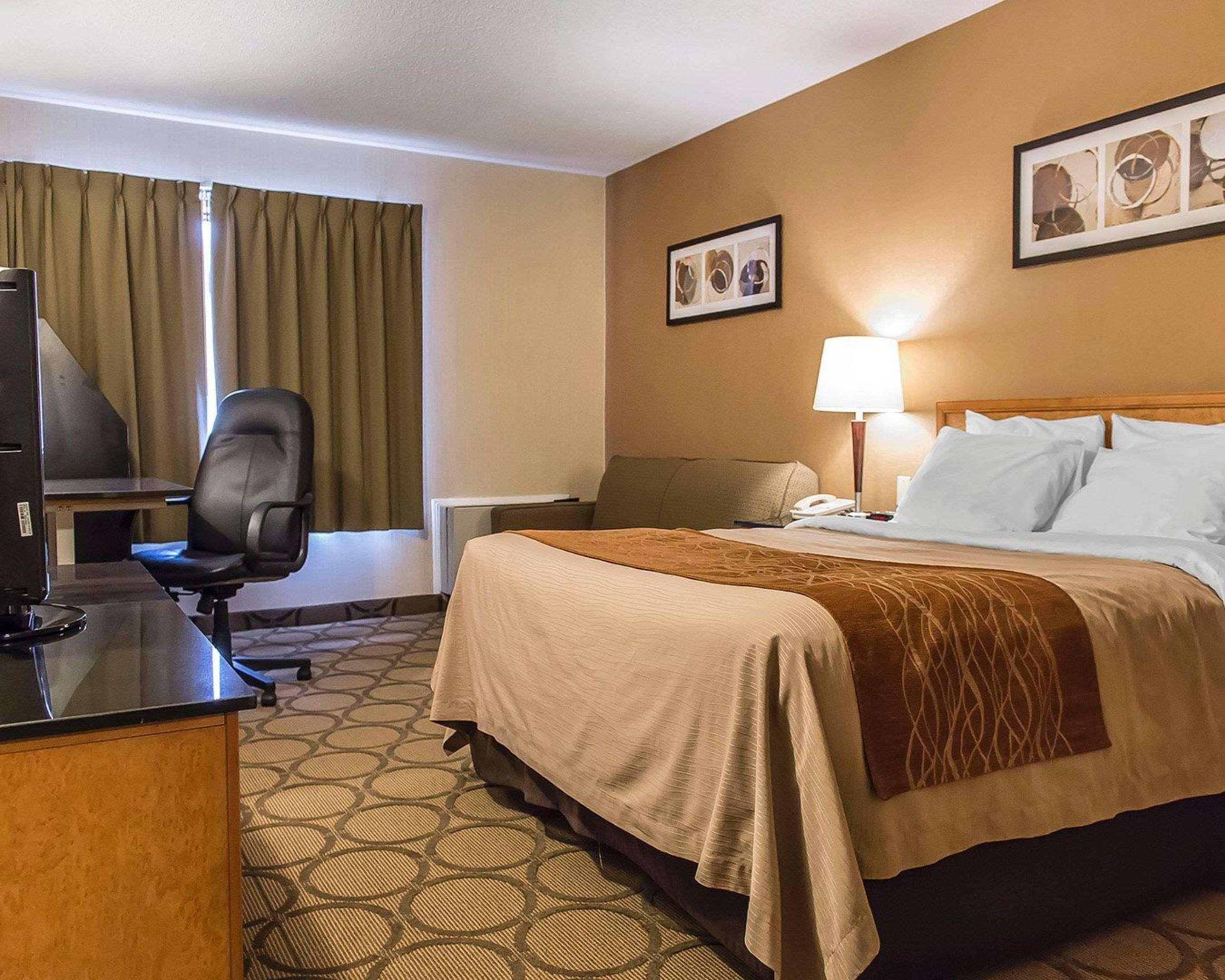 Comfort Inn Hwy 401 Kingston Eksteriør billede