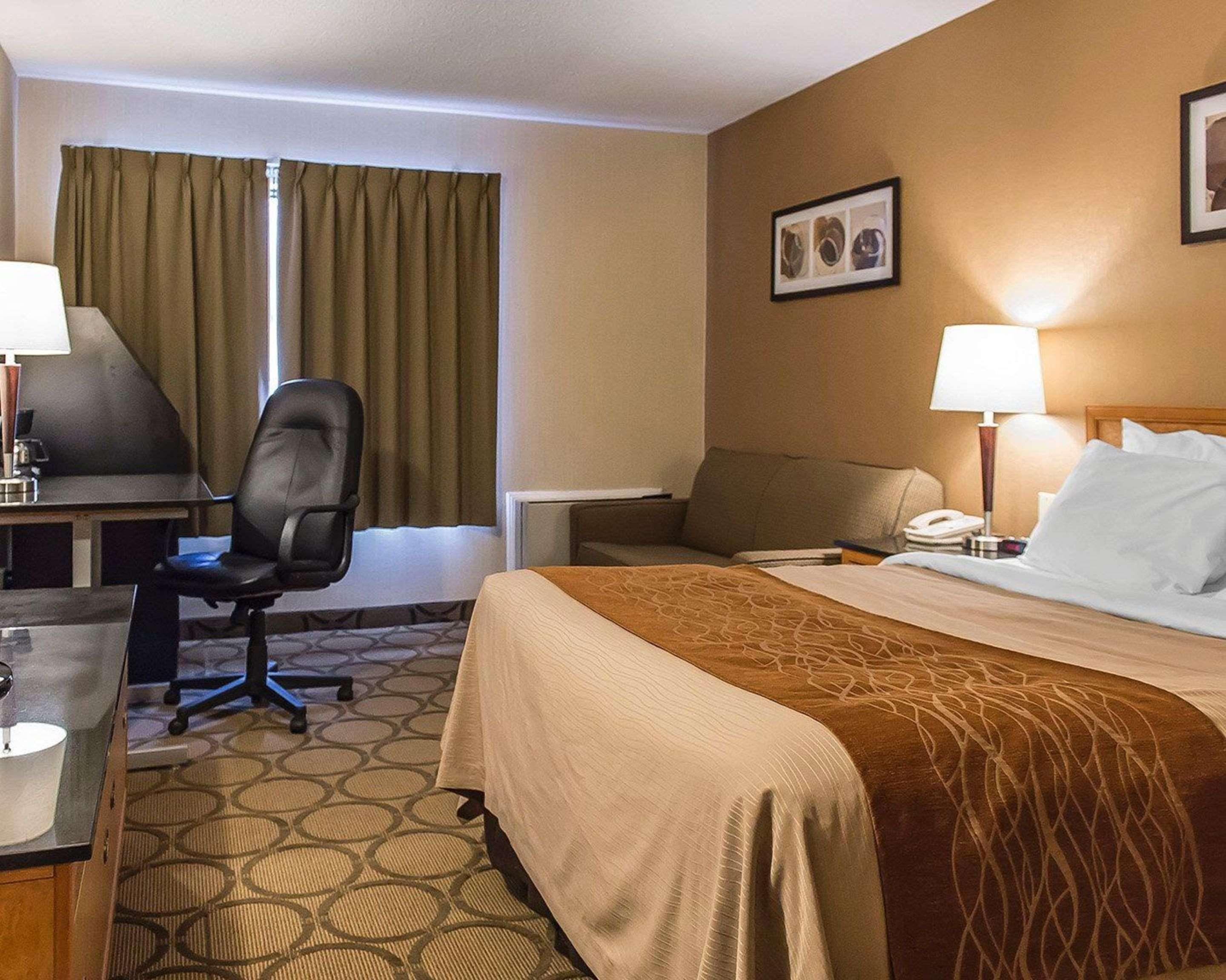 Comfort Inn Hwy 401 Kingston Eksteriør billede