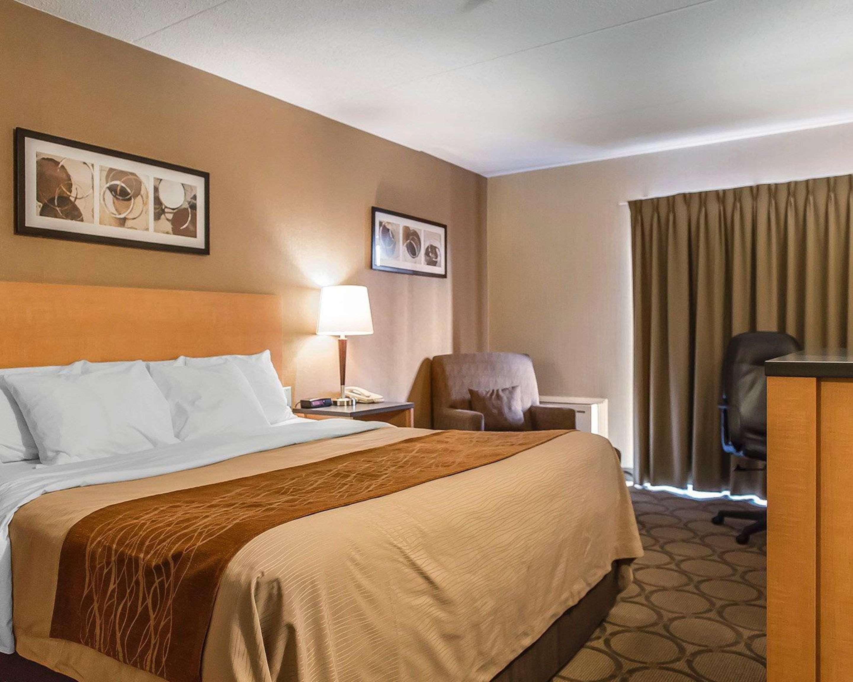 Comfort Inn Hwy 401 Kingston Eksteriør billede
