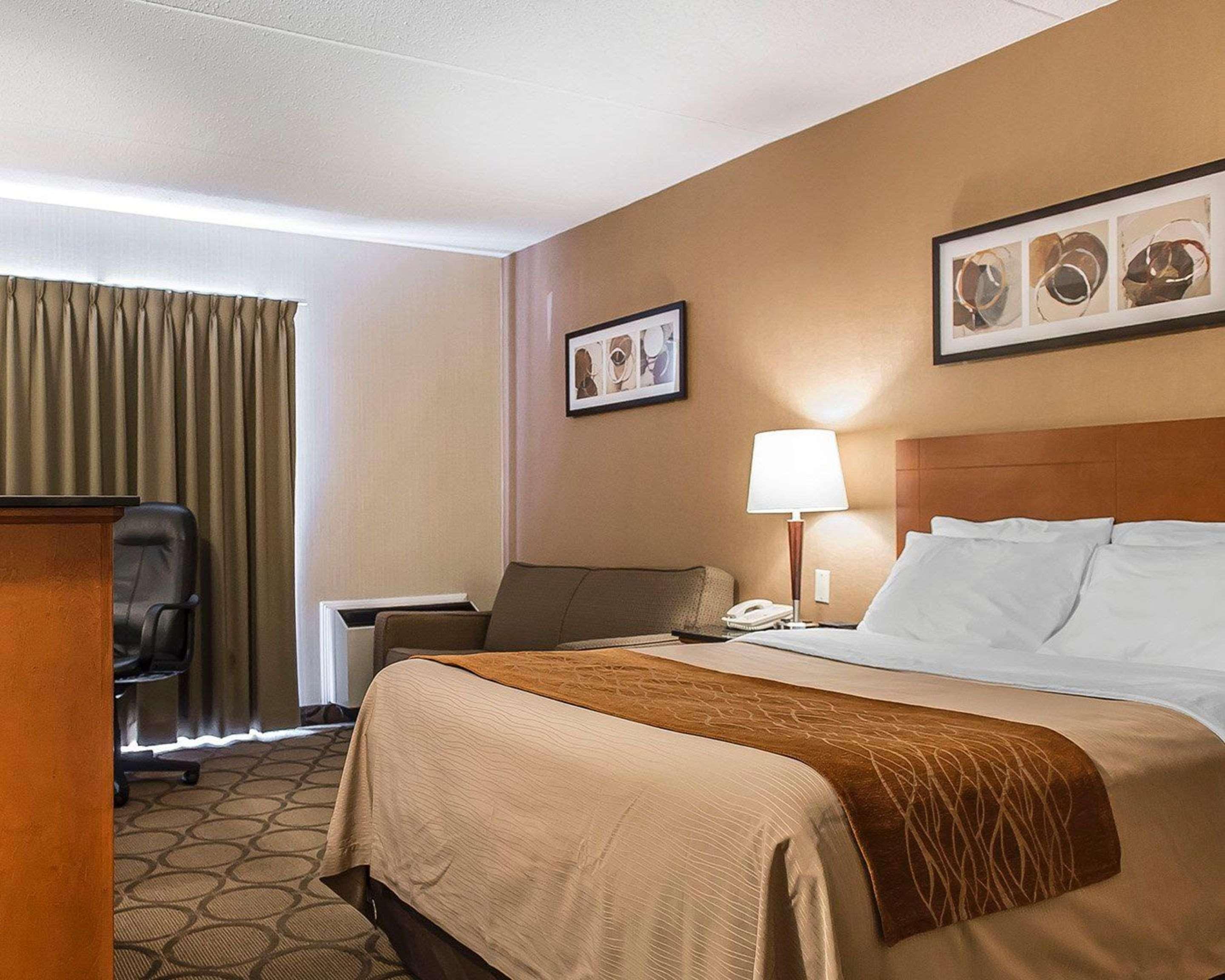 Comfort Inn Hwy 401 Kingston Eksteriør billede