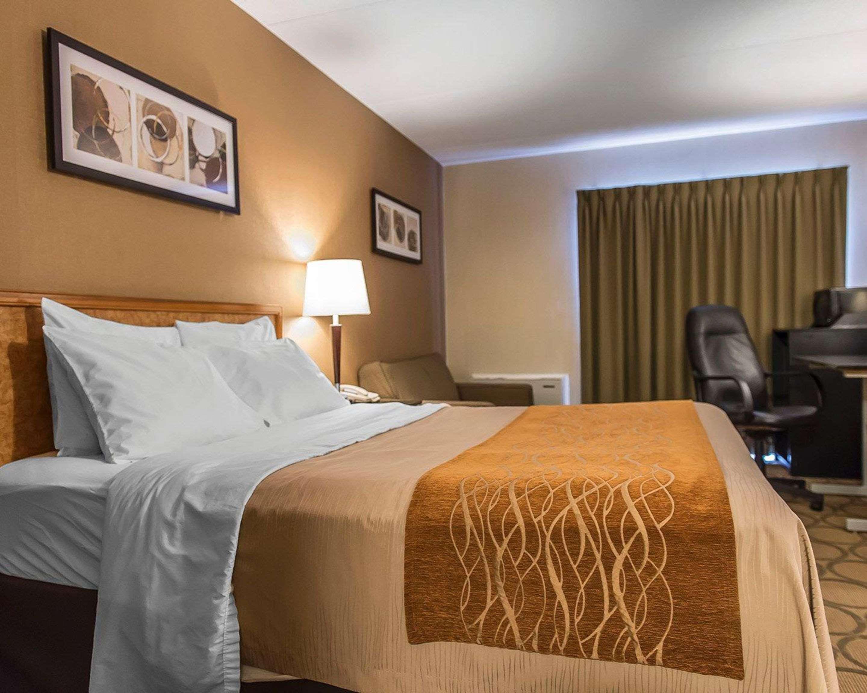 Comfort Inn Hwy 401 Kingston Eksteriør billede
