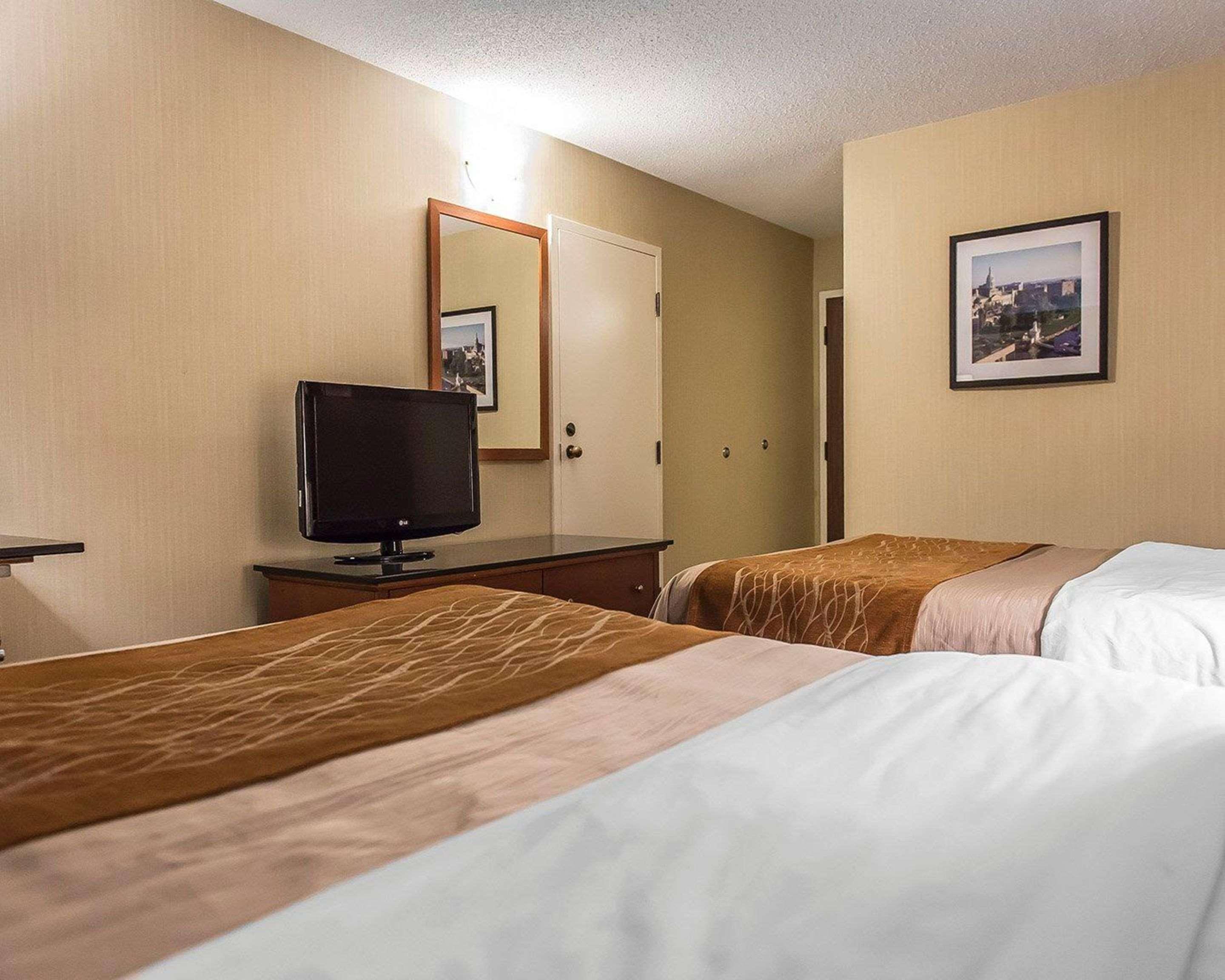 Comfort Inn Hwy 401 Kingston Eksteriør billede