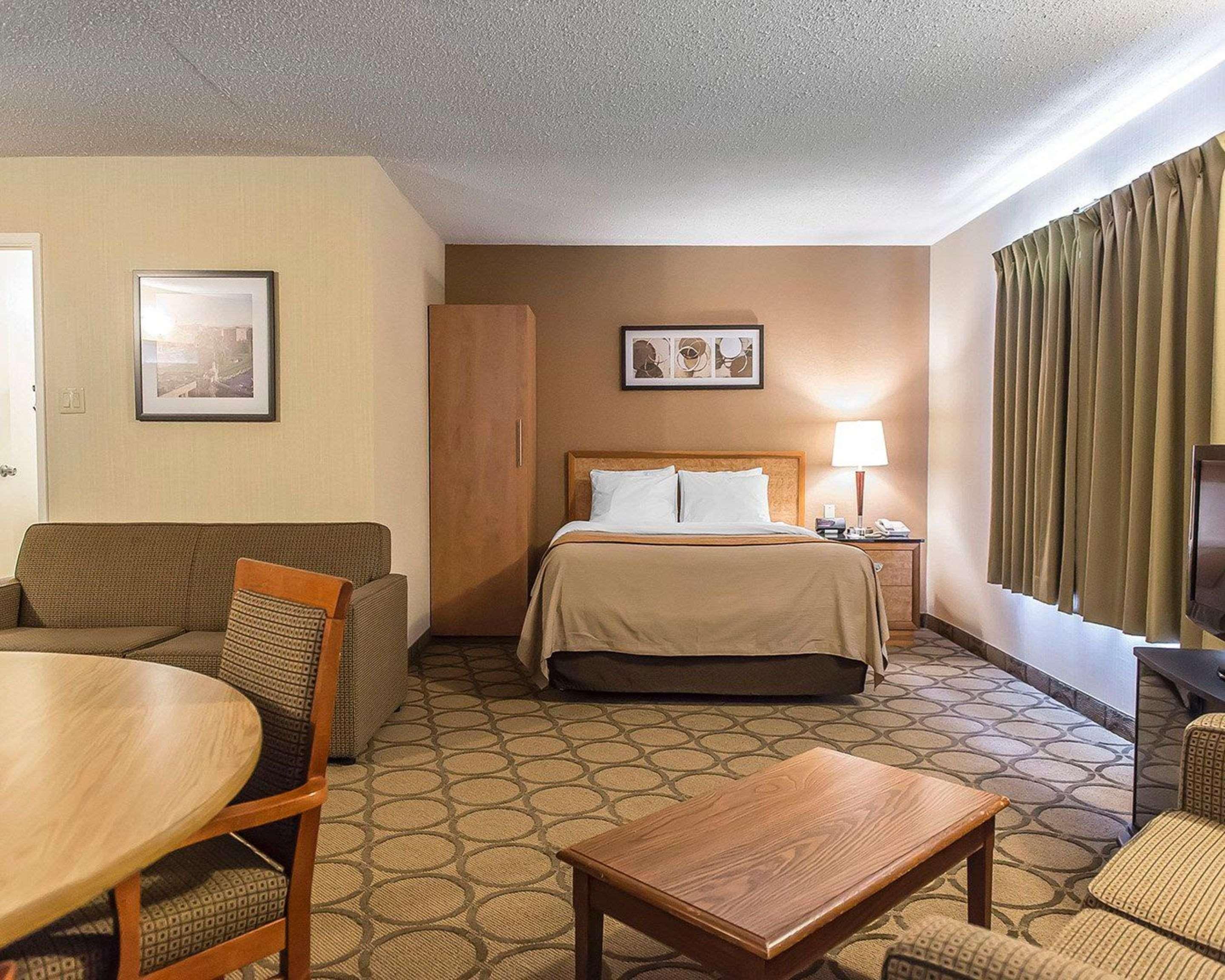 Comfort Inn Hwy 401 Kingston Eksteriør billede