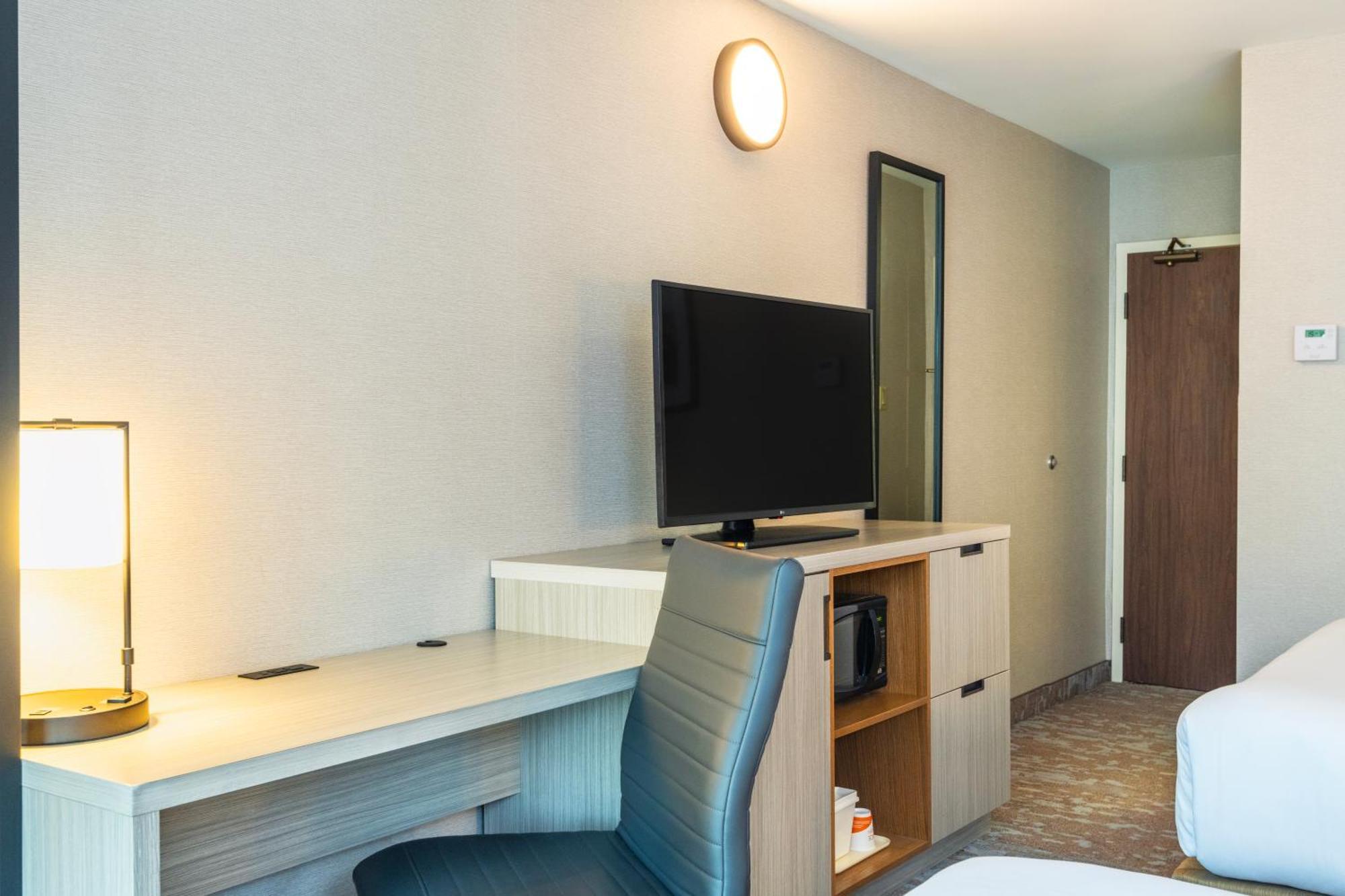 Comfort Inn Hwy 401 Kingston Eksteriør billede