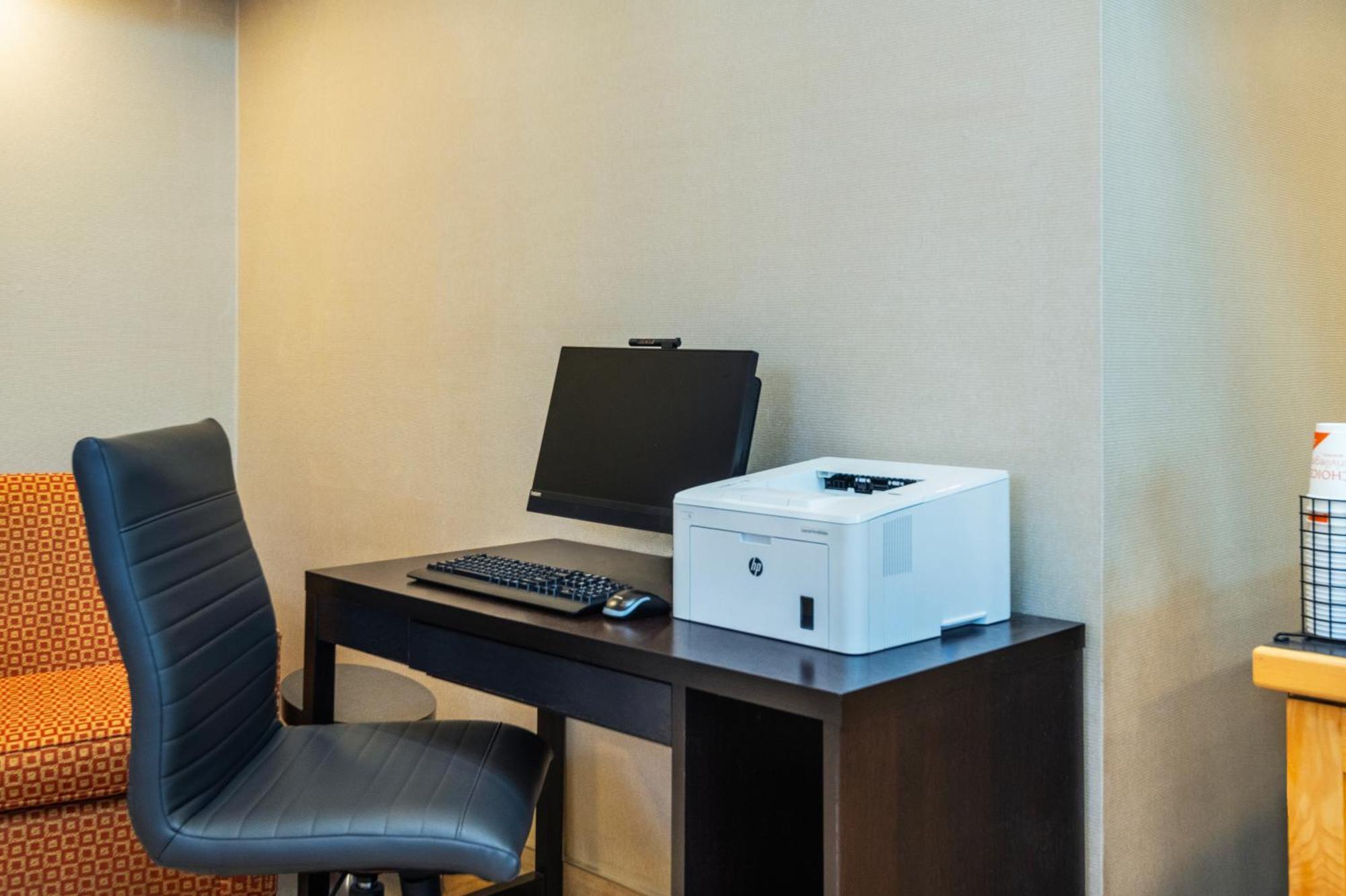 Comfort Inn Hwy 401 Kingston Eksteriør billede