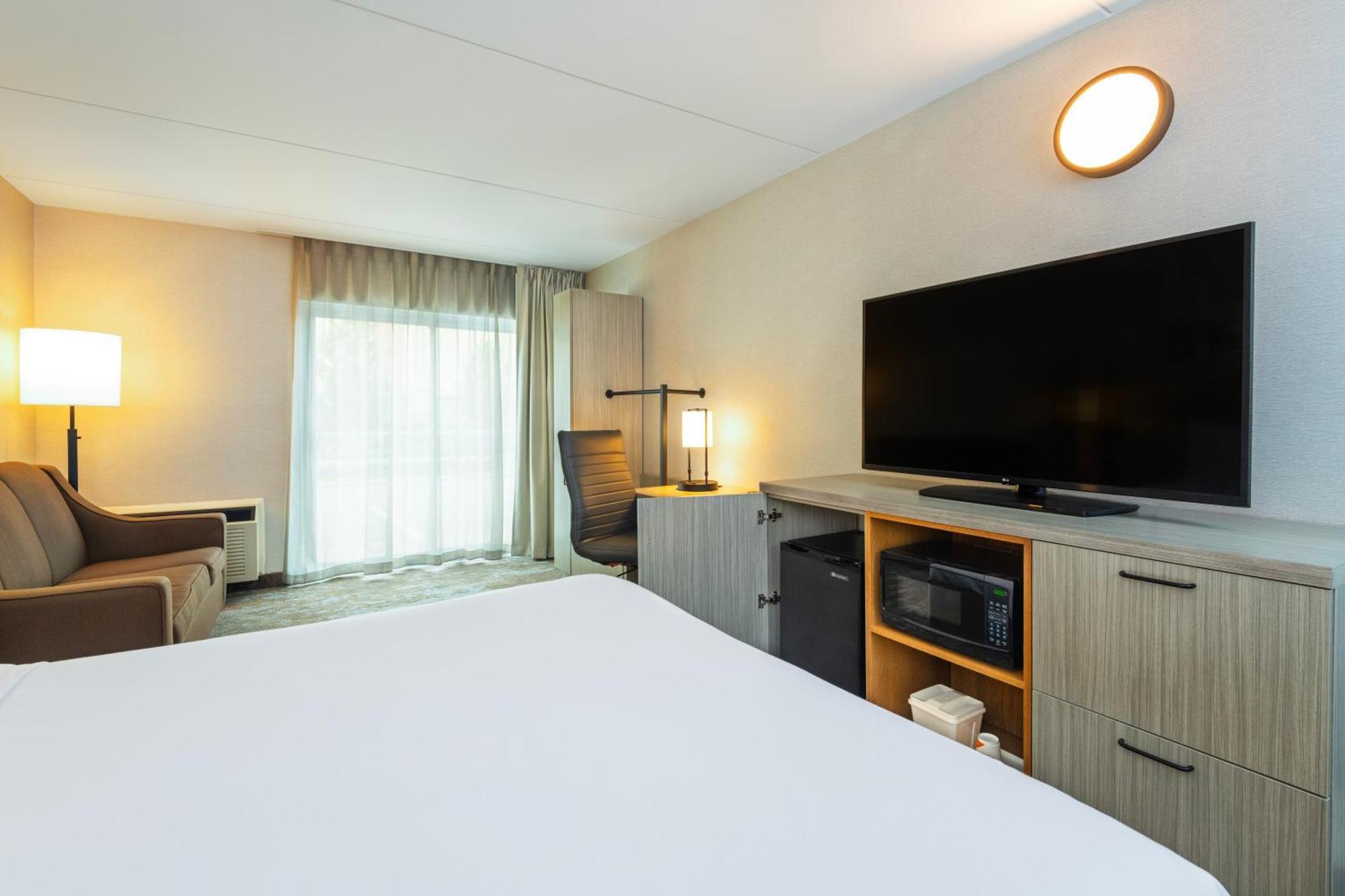 Comfort Inn Hwy 401 Kingston Eksteriør billede