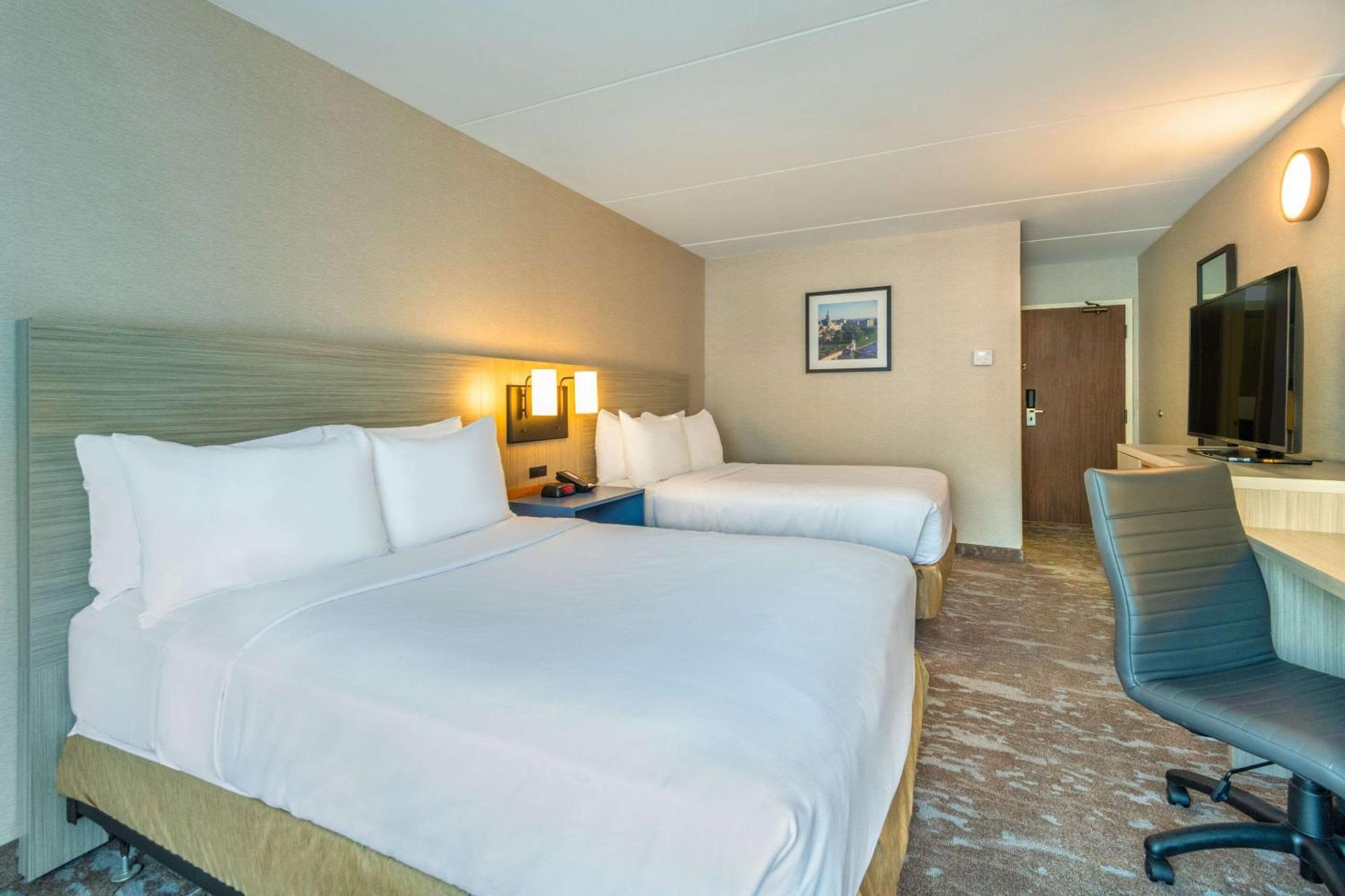 Comfort Inn Hwy 401 Kingston Eksteriør billede
