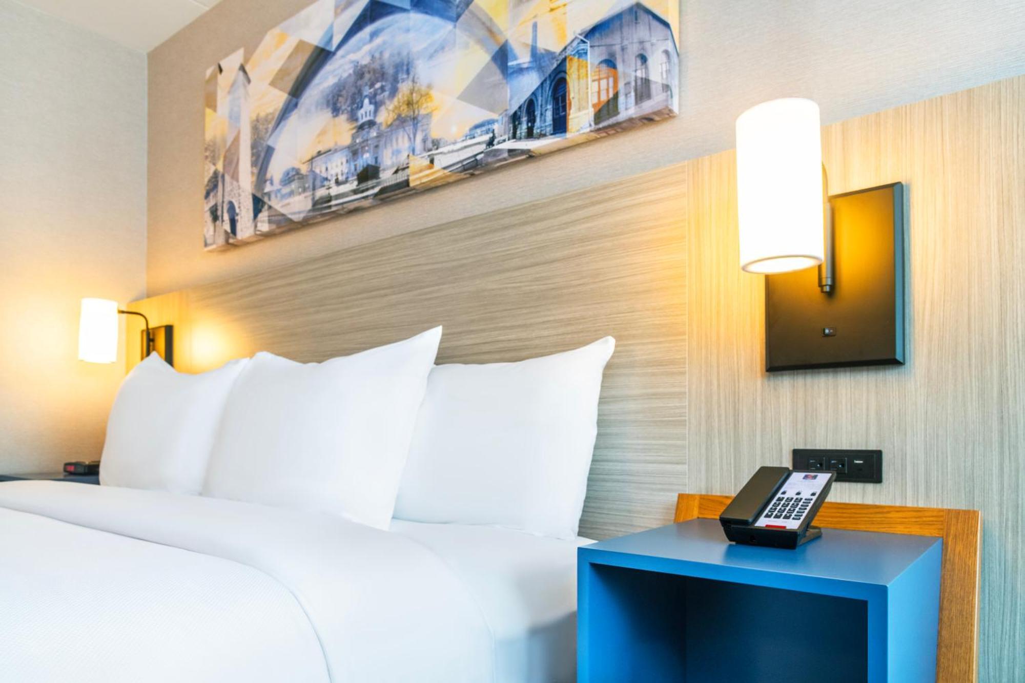 Comfort Inn Hwy 401 Kingston Eksteriør billede